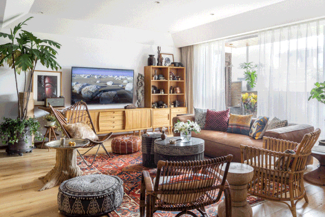 旅行者家中擺滿小物件 不出門體驗(yàn)各國(guó)風(fēng)情